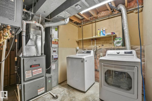 9142 180A Avenue, Edmonton, AB - Indoor Photo Showing Laundry Room