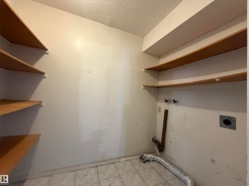 1 10737 116 Street, Edmonton, AB - Indoor
