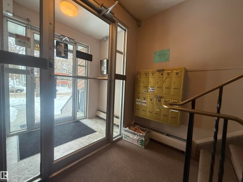 1 10737 116 Street, Edmonton, AB - Indoor Photo Showing Other Room