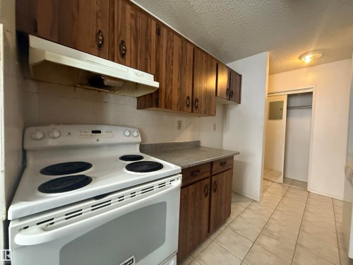 1 10737 116 Street, Edmonton, AB - Indoor Photo Showing Kitchen