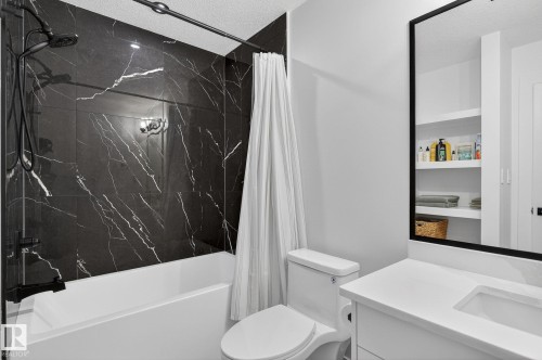336 Meadowview Drive, Fort Saskatchewan, AB - Indoor Photo Showing Bathroom