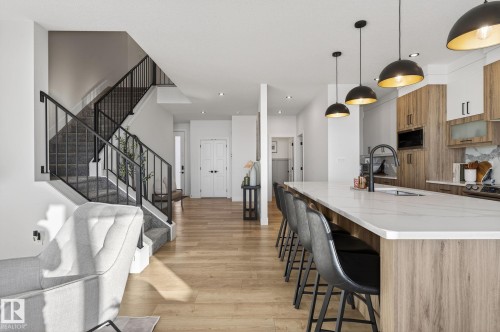 336 Meadowview Drive, Fort Saskatchewan, AB - Indoor Photo Showing Kitchen With Upgraded Kitchen