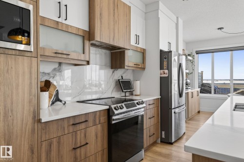 336 Meadowview Drive, Fort Saskatchewan, AB - Indoor Photo Showing Kitchen