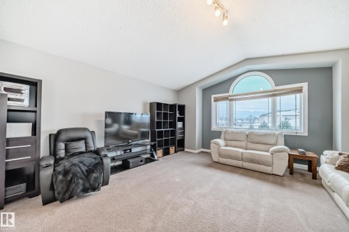 4713 190A Street, Edmonton, AB - Indoor Photo Showing Living Room
