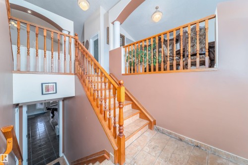 6928 164 Avenue, Edmonton, AB - Indoor Photo Showing Other Room