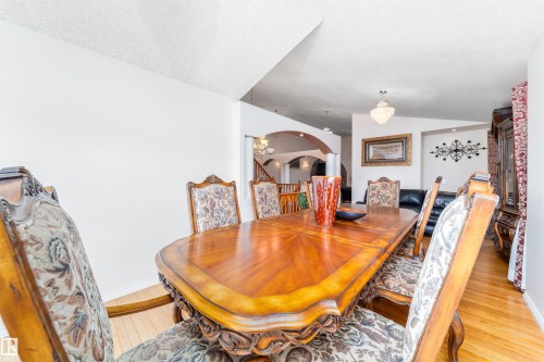 6928 164 Avenue, Edmonton, AB - Indoor Photo Showing Dining Room