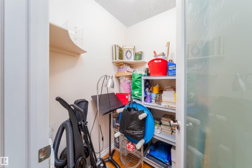6928 164 Avenue, Edmonton, AB - Indoor