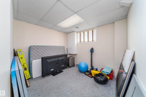 6928 164 Avenue, Edmonton, AB - Indoor