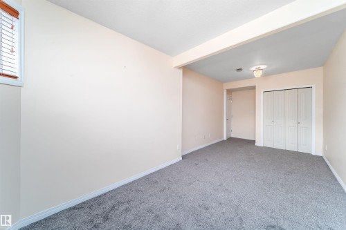 6928 164 Avenue, Edmonton, AB - Indoor Photo Showing Other Room