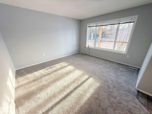 5002 52 Avenue, Calmar, AB - Indoor Photo Showing Other Room