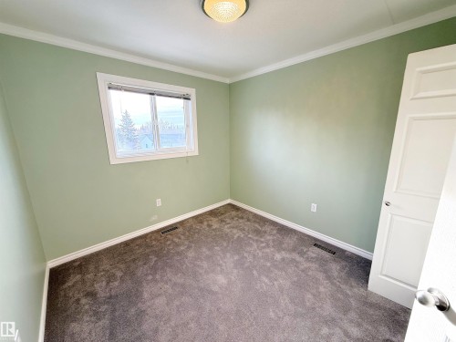 5002 52 Avenue, Calmar, AB - Indoor Photo Showing Other Room