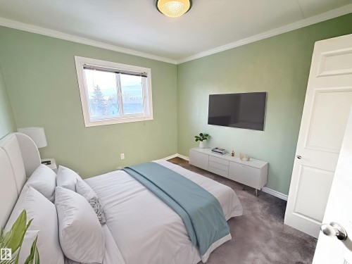5002 52 Avenue, Calmar, AB - Indoor Photo Showing Bedroom