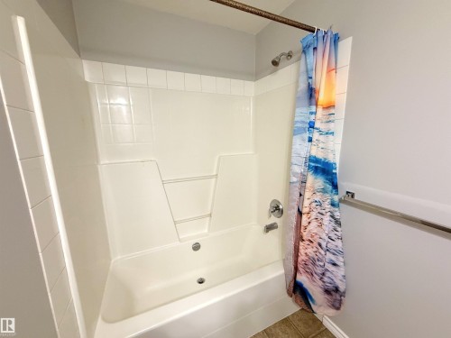 5002 52 Avenue, Calmar, AB - Indoor Photo Showing Bathroom