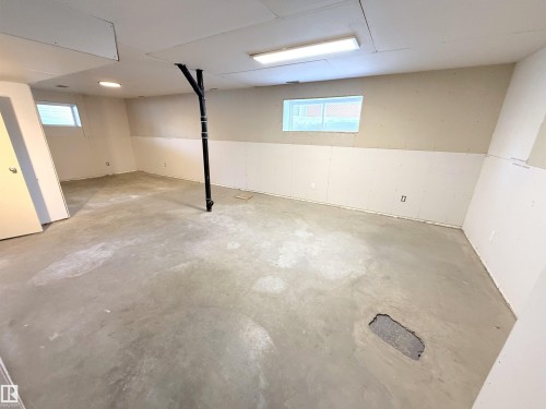 5002 52 Avenue, Calmar, AB - Indoor Photo Showing Basement