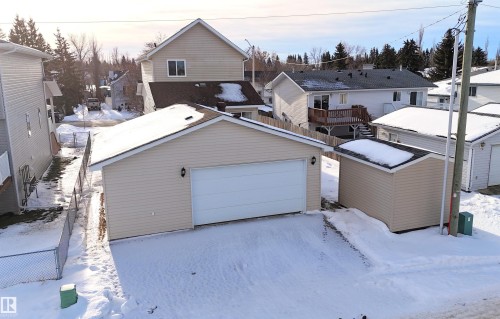 5002 52 Avenue, Calmar, AB - Outdoor With Exterior