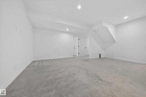 10916 175 Avenue, Edmonton, AB - Indoor Photo Showing Other Room
