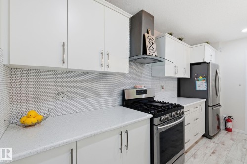 1511 Secord Rd, Edmonton, AB - Indoor Photo Showing Kitchen