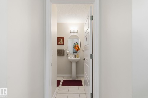 1511 Secord Rd, Edmonton, AB - Indoor