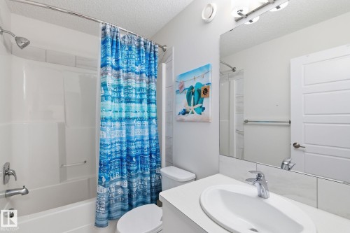 1511 Secord Rd, Edmonton, AB - Indoor Photo Showing Bathroom