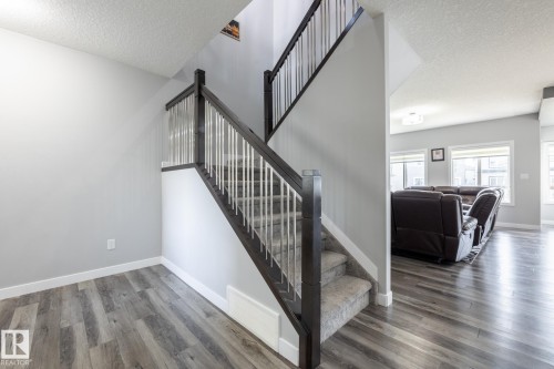 9327 Cooper Bend Bend, Edmonton, AB - Indoor Photo Showing Other Room