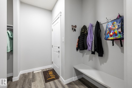 9327 Cooper Bend Bend, Edmonton, AB - Indoor