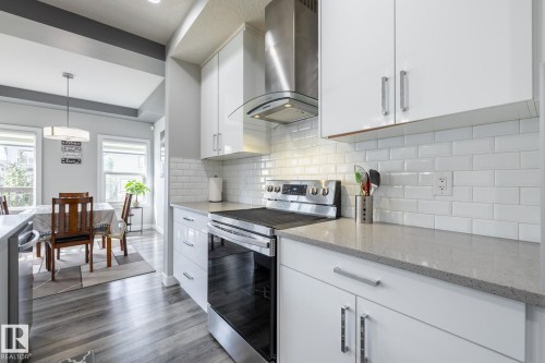 9327 Cooper Bend, Edmonton, AB - Indoor Photo Showing Kitchen With Upgraded Kitchen