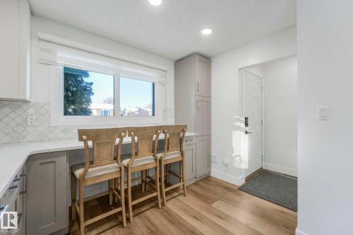 272 Warwick Road, Edmonton, AB - Indoor