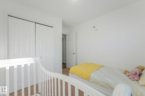 272 Warwick Road, Edmonton, AB - Indoor Photo Showing Bedroom