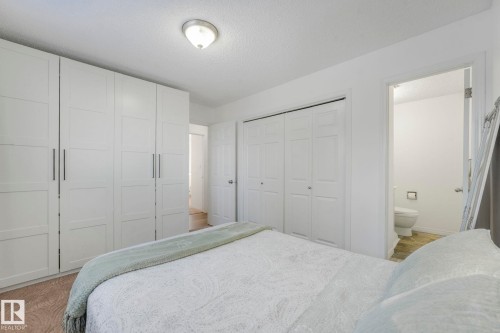 272 Warwick Road, Edmonton, AB - Indoor Photo Showing Bedroom