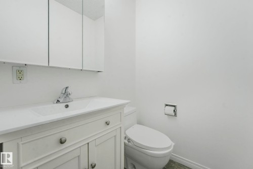 272 Warwick Road, Edmonton, AB - Indoor Photo Showing Bathroom