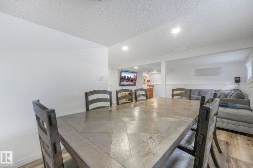 272 Warwick Road, Edmonton, AB - Indoor Photo Showing Dining Room