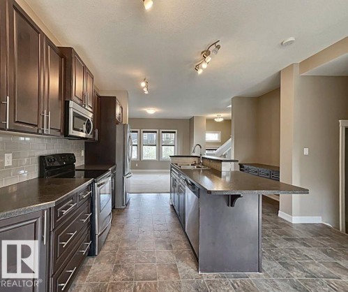 356 Southfork Drive, Leduc, AB - Indoor Photo Showing Kitchen