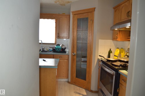 11511 9 Avenue, Edmonton, AB - Indoor Photo Showing Kitchen