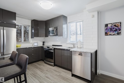 11708 130 Street, Edmonton, AB - Indoor Photo Showing Kitchen
