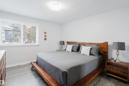 11708 130 Street, Edmonton, AB - Indoor Photo Showing Bedroom