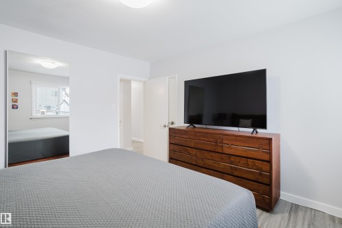 11708 130 Street, Edmonton, AB - Indoor Photo Showing Bedroom
