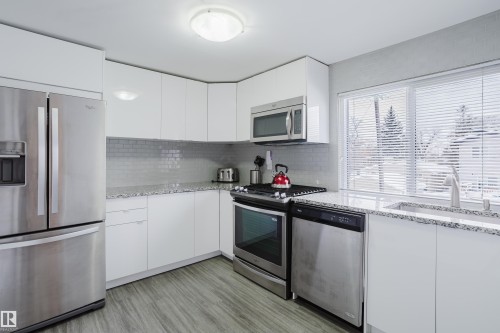 11708 130 Street, Edmonton, AB - Indoor Photo Showing Kitchen With Upgraded Kitchen