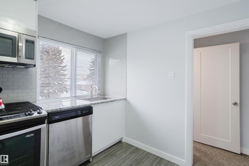 11708 130 Street, Edmonton, AB - Indoor Photo Showing Kitchen