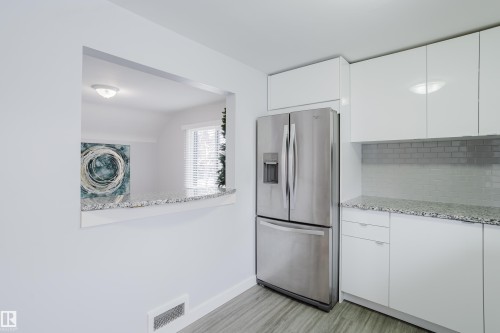 11708 130 Street, Edmonton, AB - Indoor Photo Showing Kitchen