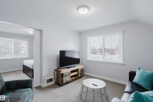 11708 130 Street, Edmonton, AB - Indoor