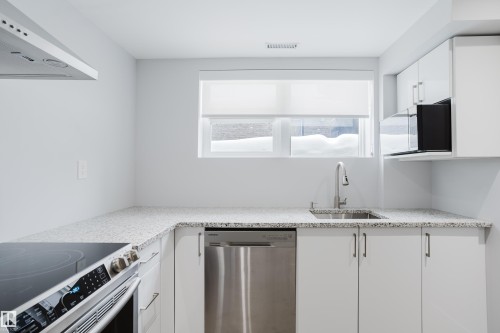 11708 130 Street, Edmonton, AB - Indoor Photo Showing Kitchen