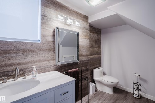 11708 130 Street, Edmonton, AB - Indoor Photo Showing Bathroom
