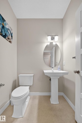 2302 Casey Crescent, Edmonton, AB - Indoor Photo Showing Bathroom