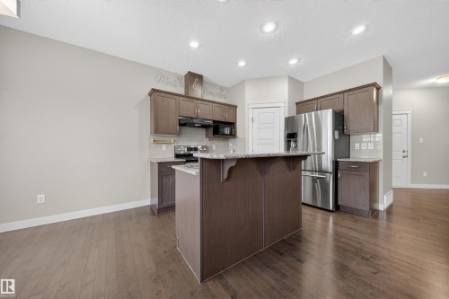 2302 Casey Crescent, Edmonton, AB - Indoor Photo Showing Kitchen