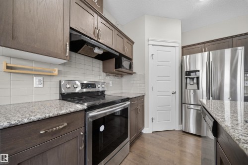 2302 Casey Crescent, Edmonton, AB - Indoor Photo Showing Kitchen With Upgraded Kitchen