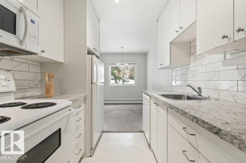 124 5730 Riverbend Road, Edmonton, AB - Indoor Photo Showing Kitchen