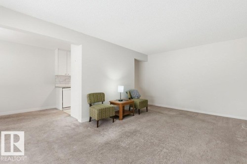 124 5730 Riverbend Road, Edmonton, AB - Indoor
