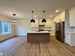 3218 DIXON Way  Edmonton, AB T6W 5L3