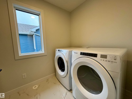 3218 Dixon Way, Edmonton, AB - Indoor Photo Showing Laundry Room
