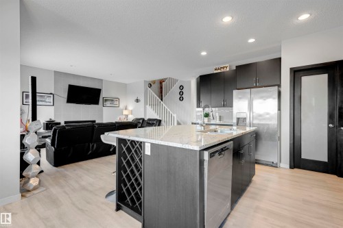 4286 126A Avenue, Edmonton, AB - Indoor Photo Showing Kitchen